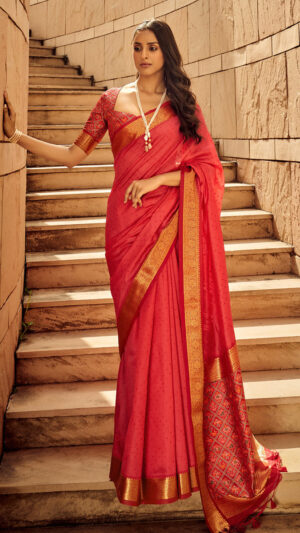 Red Banarasi Patola Silk Saree With Blouse Piece